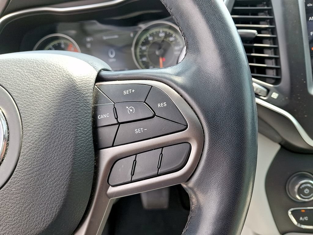Used 2021 Jeep Cherokee Latitude Lux w/ Sun & Sound Group AWD/4WD image 24