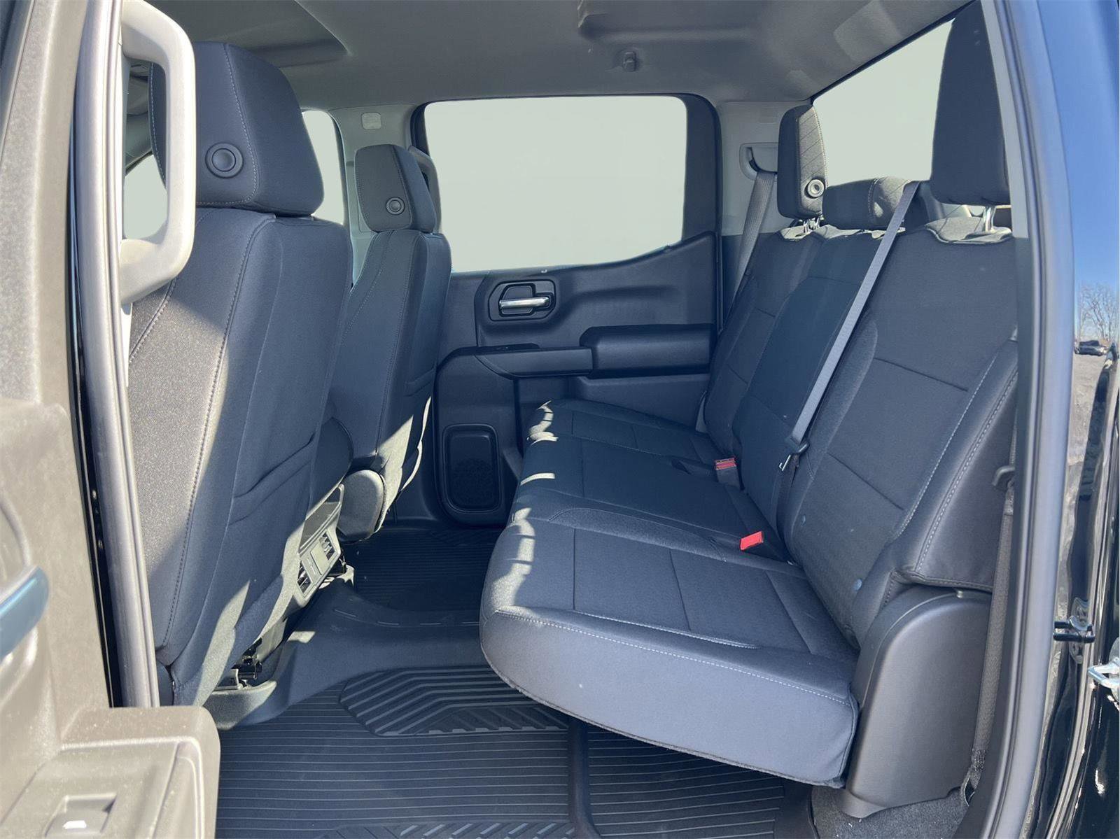 New 2026 Chevrolet Silverado 1500 Custom Trail Boss w/ LPO, Dark Essentials Package AWD/4WD image 10