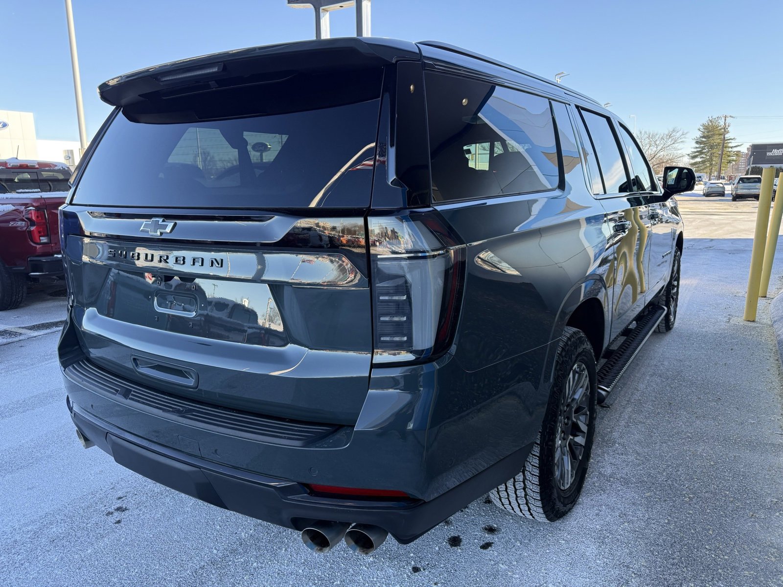 Used 2025 Chevrolet Suburban Z71 w/ Z71 Off-Road Package image 4