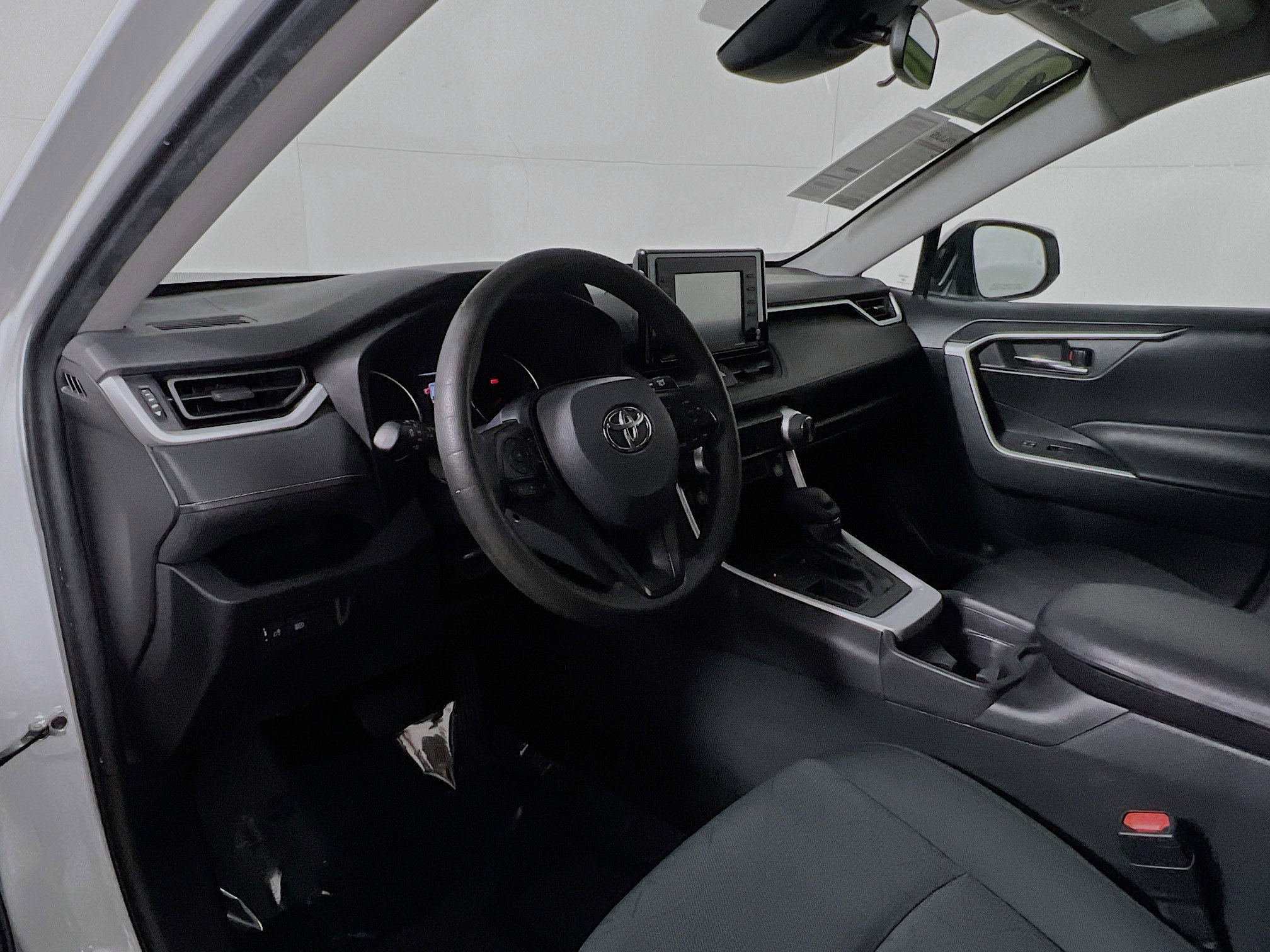 Used 2021 Toyota RAV4 XLE image 30