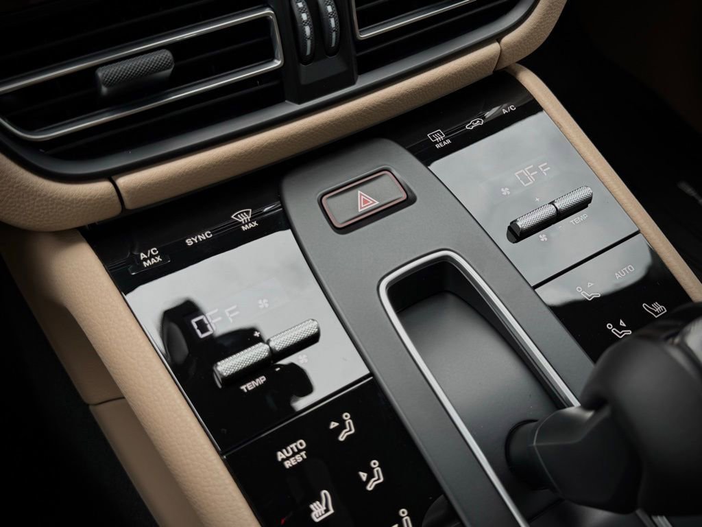 Certified 2025 Porsche Macan image 26