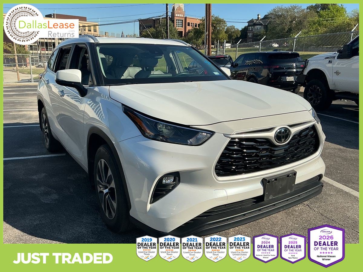 Used 2023 Toyota Highlander XLE FWD image 1