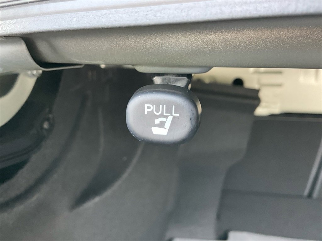 Used 2022 Toyota Avalon XSE image 31