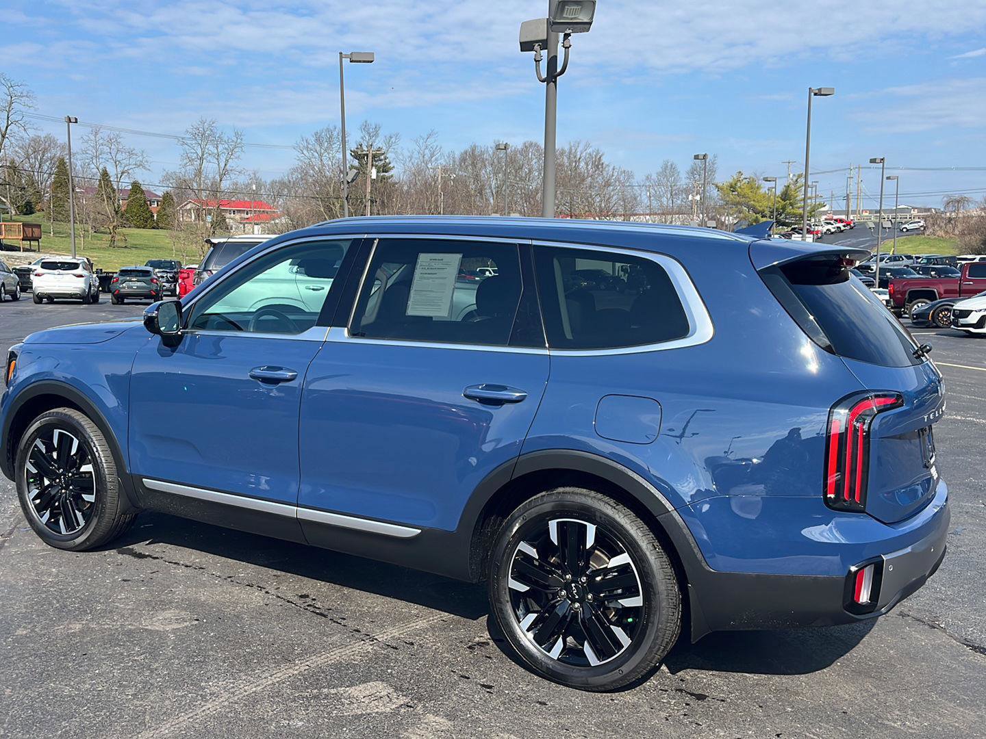 Used 2025 Kia Telluride SX AWD/4WD image 3