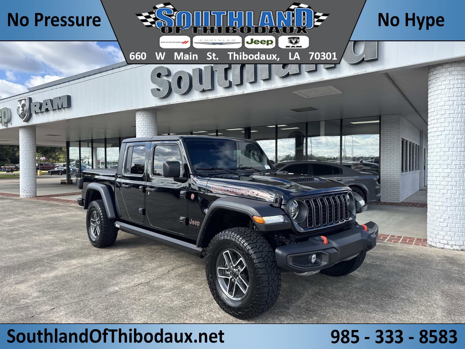Used 2024 Jeep Gladiator Mojave w/ Convenience Group image 1