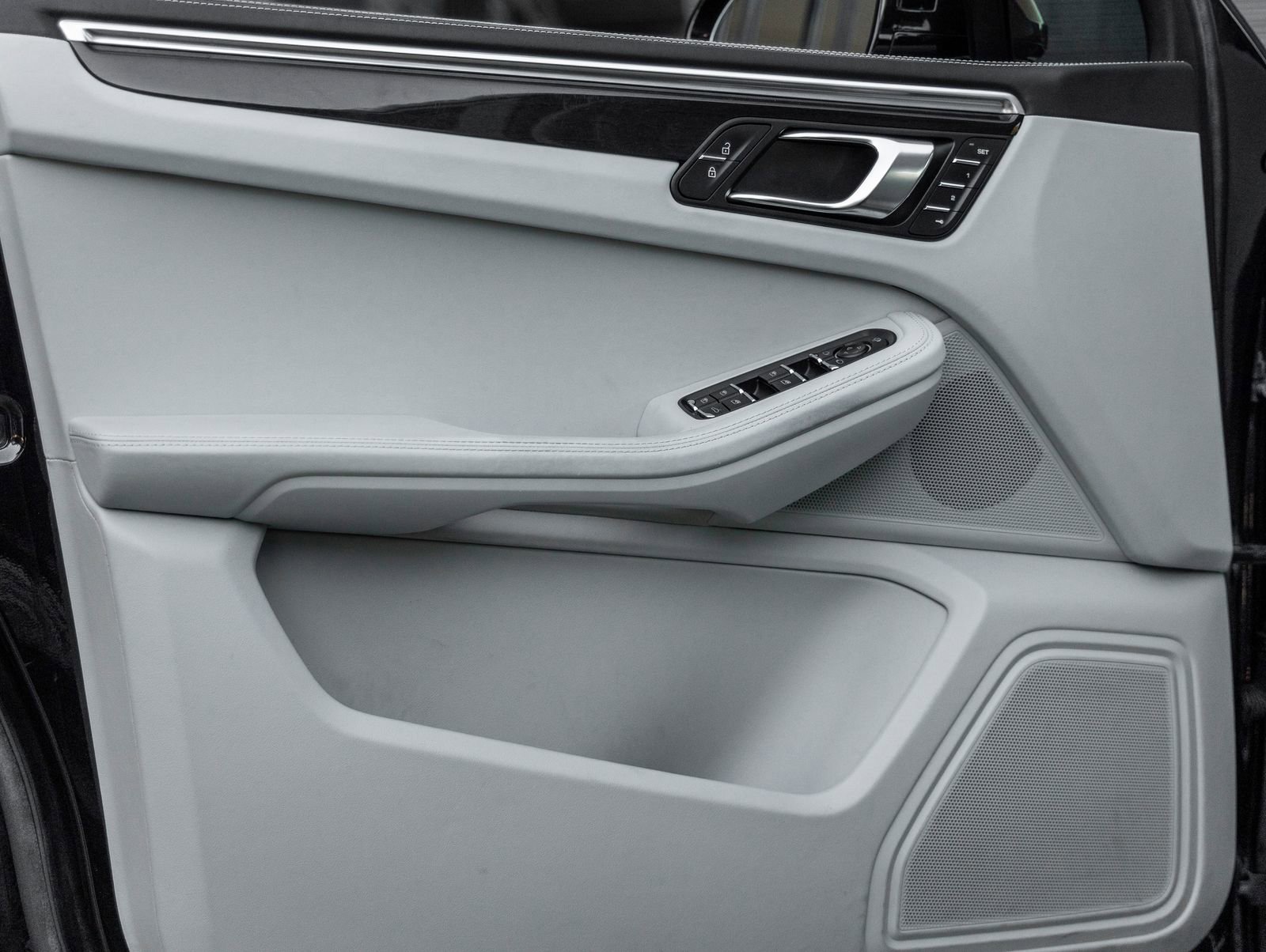 Certified 2023 Porsche Macan image 19