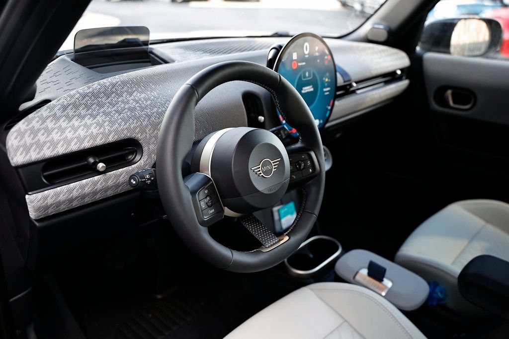 New 2026 MINI Cooper 4-Door Hardtop FWD image 19