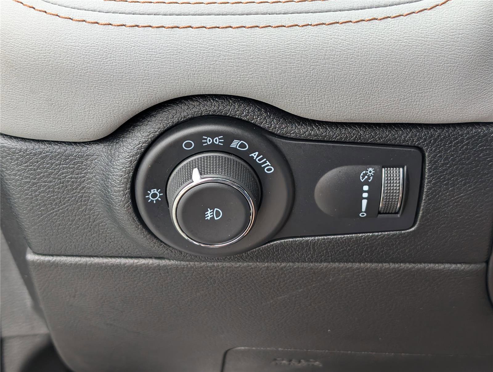 Used 2022 Dodge Durango R/T image 28