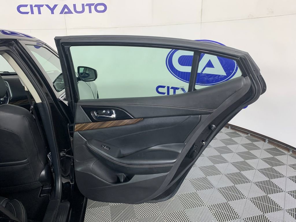 Used 2017 Nissan Maxima Platinum image 35