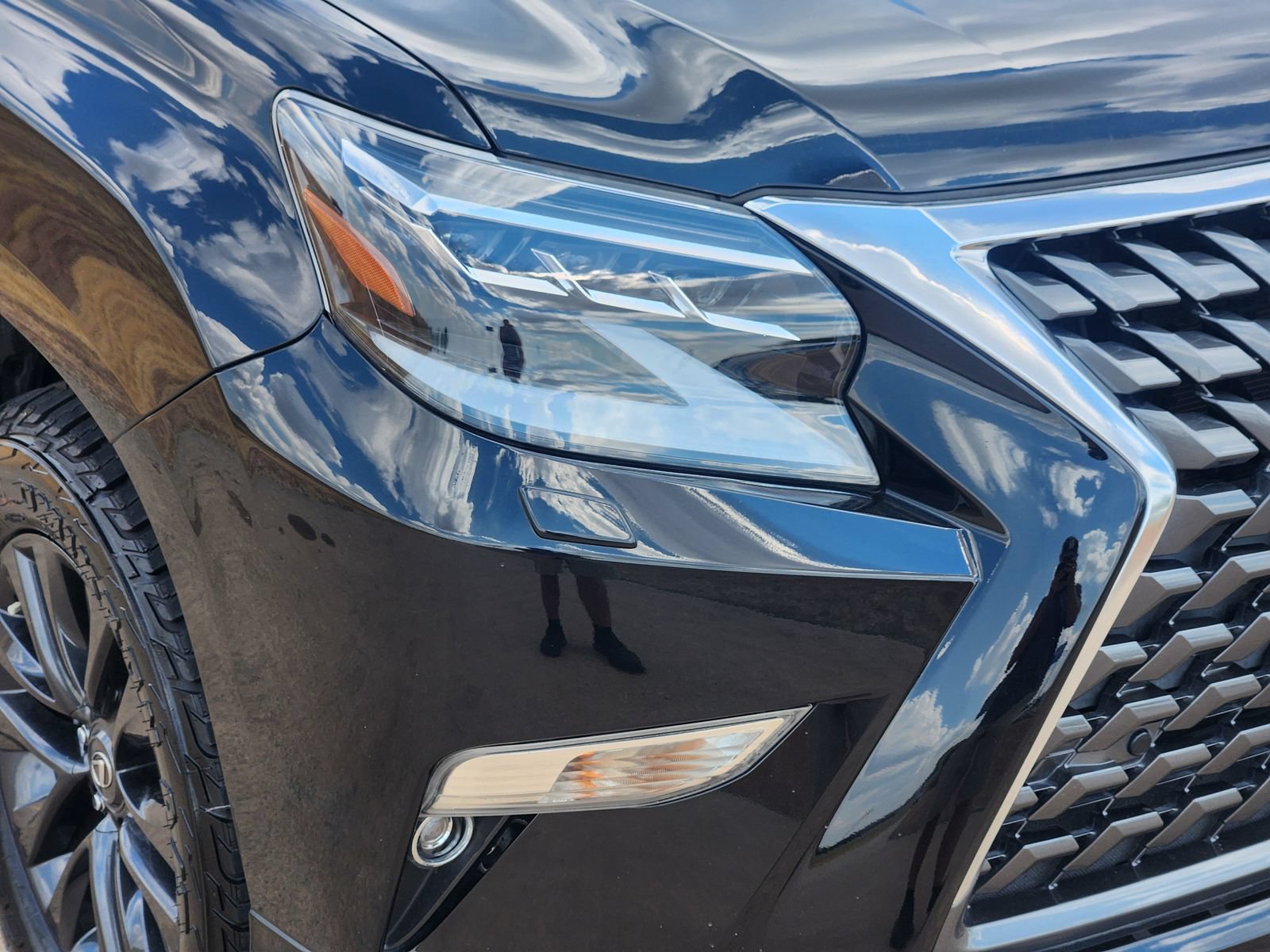 Used 2023 Lexus GX 460 Premium w/ Premium Package AWD/4WD image 11