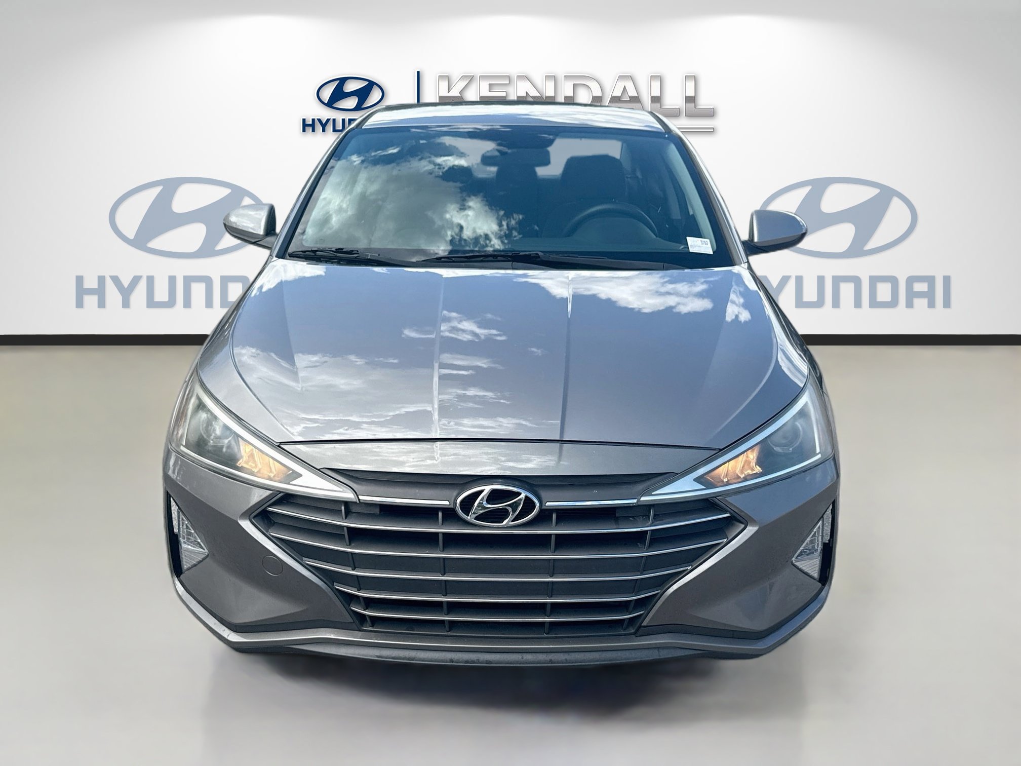 Used 2020 Hyundai Elantra SE FWD image 2