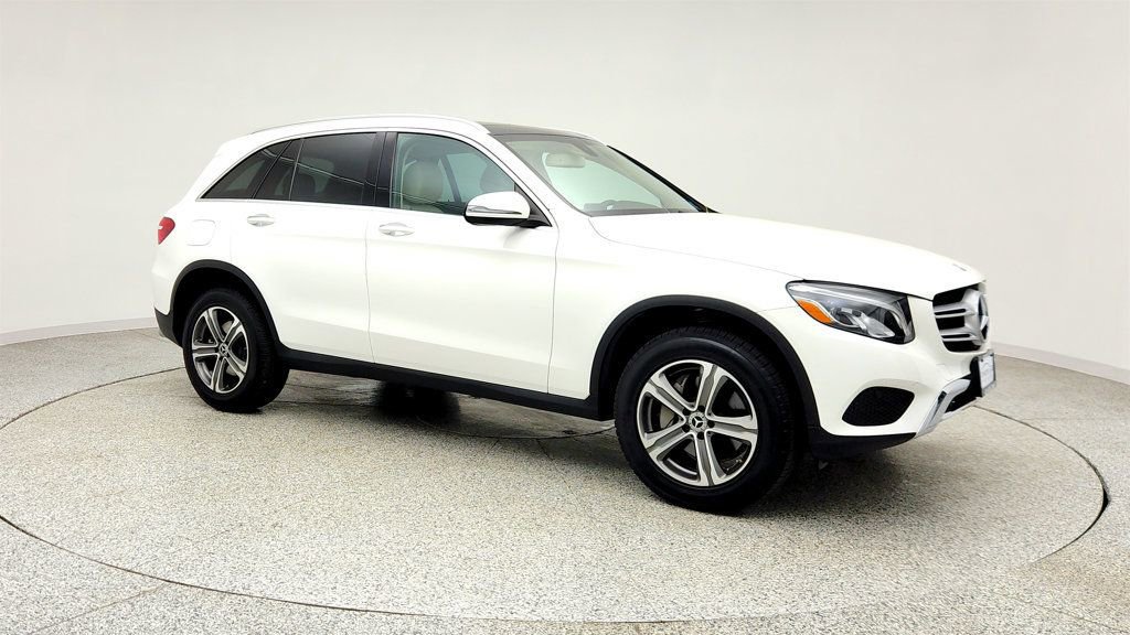 Used 2019 Mercedes-Benz GLC 300 4MATIC image 3