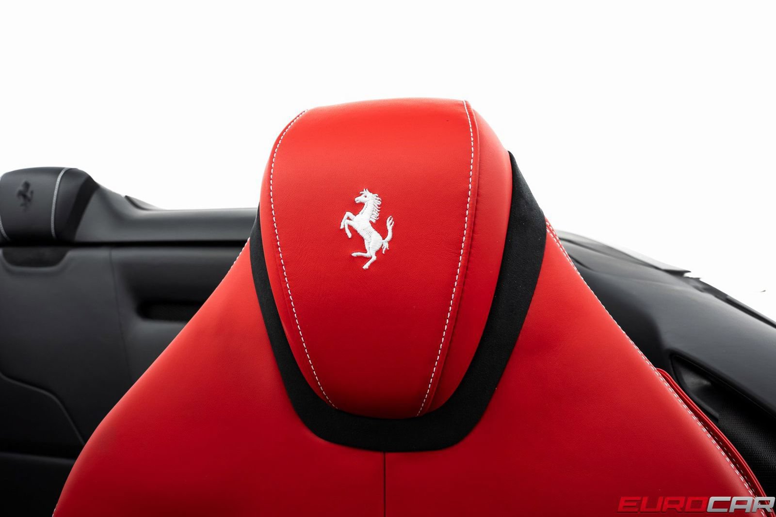 Used 2025 Ferrari Roma Spider RWD image 40