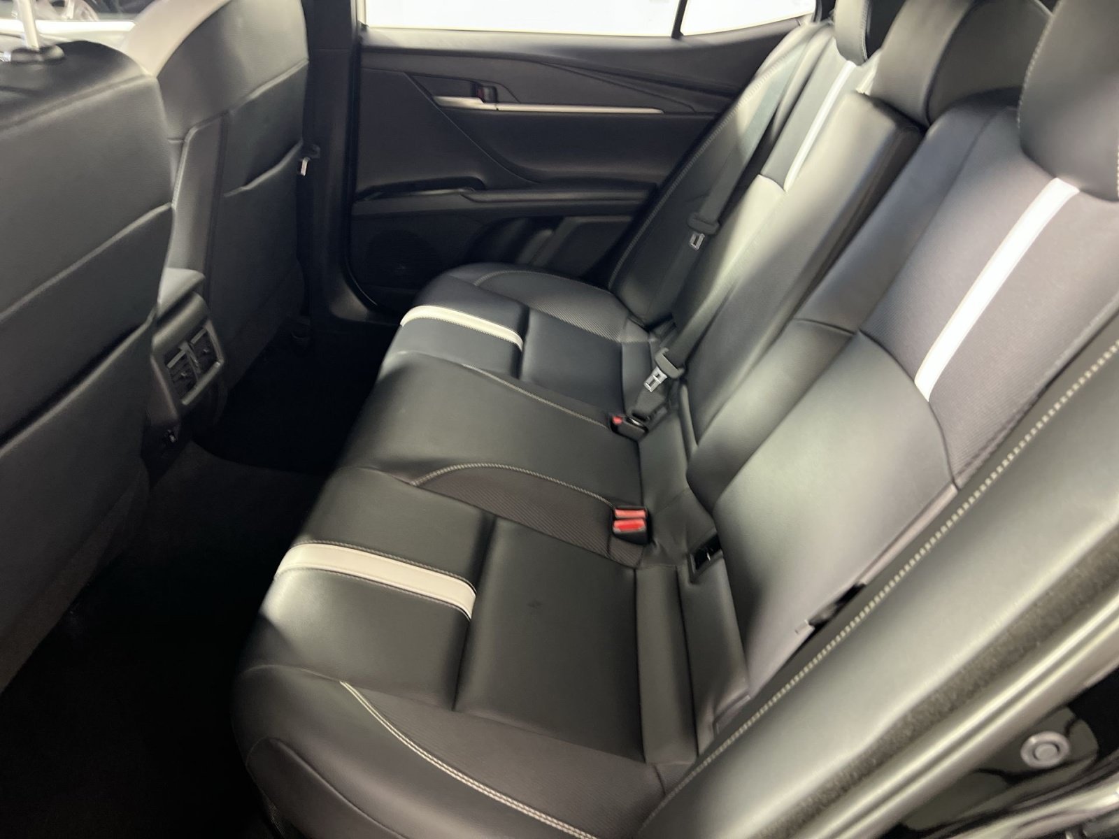 Used 2025 Toyota Camry SE FWD image 26
