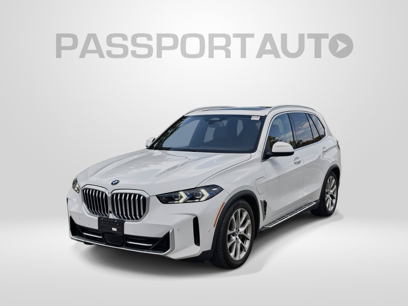 Used 2025 BMW X5 xDrive50e AWD/4WD image 1