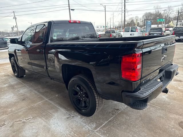 Used 2017 Chevrolet Silverado 1500 LT w/ Midnight Edition image 6