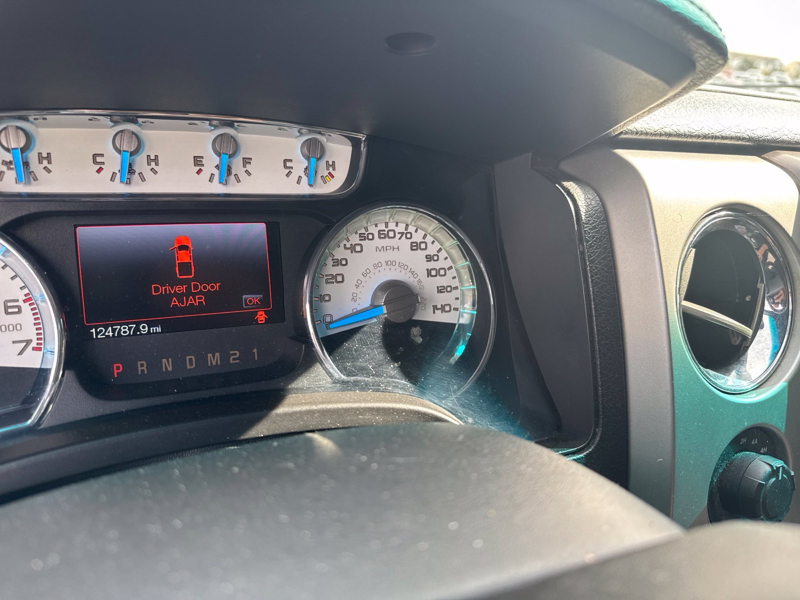 Used 2013 Ford F150 Lariat w/ Mid Equipment Group AWD/4WD image 8