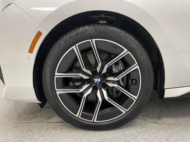 Certified 2025 BMW 740i xDrive image 7