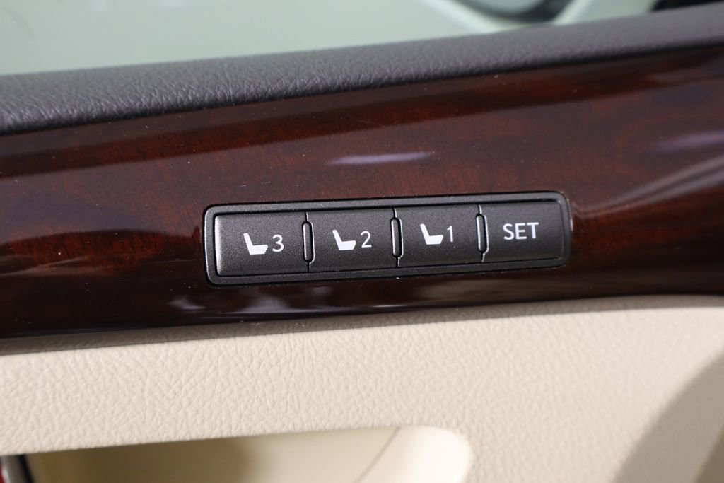 Used 2015 Lexus LX 570 4WD image 23