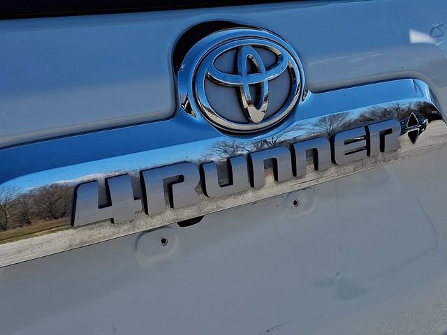 Used 2022 Toyota 4Runner Limited AWD/4WD image 32