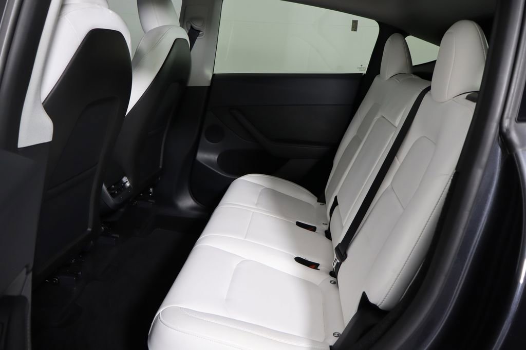 Used 2024 Tesla Model Y Long Range RWD image 8