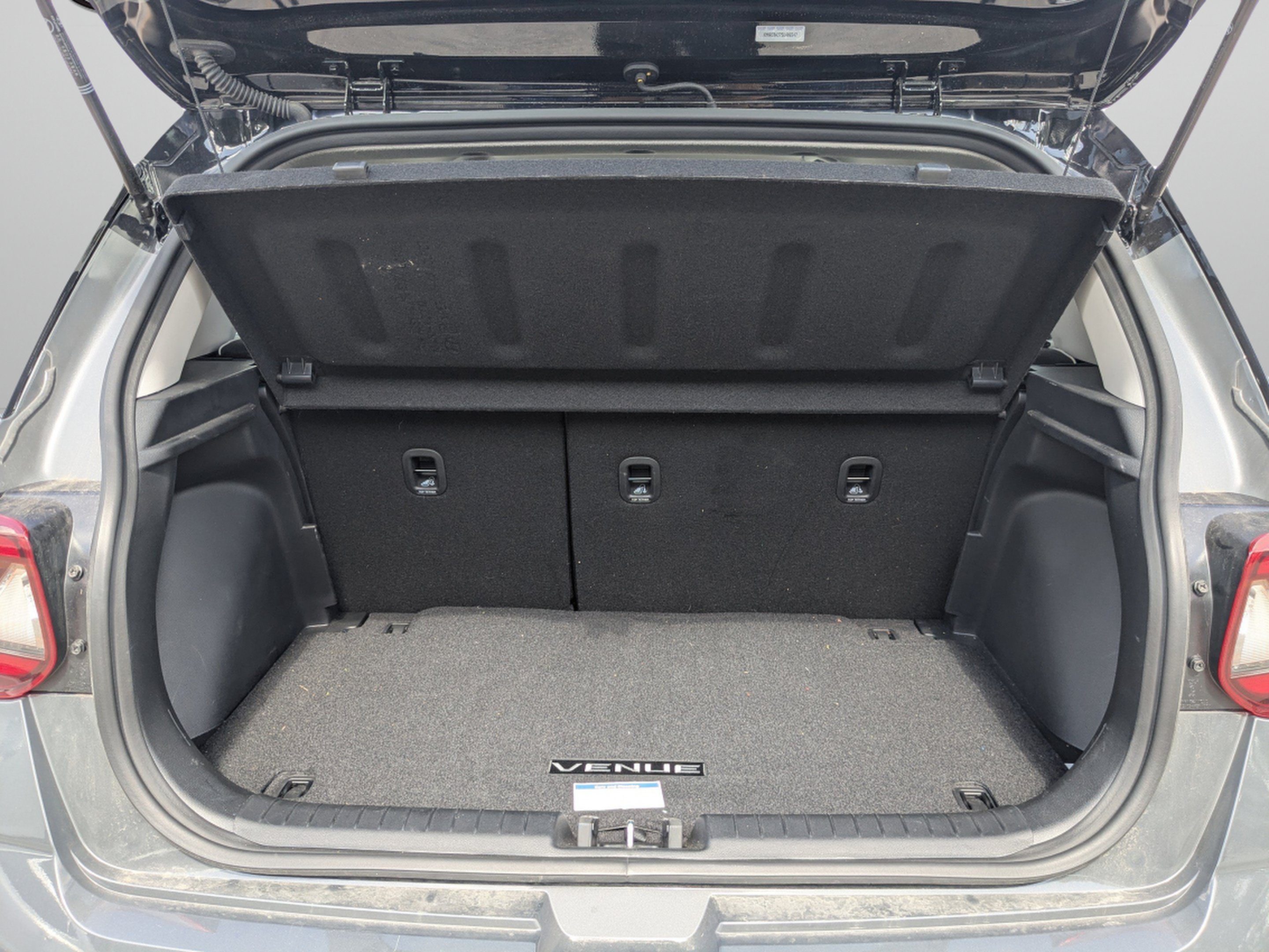 Certified 2025 Hyundai Venue Limited FWD image 14