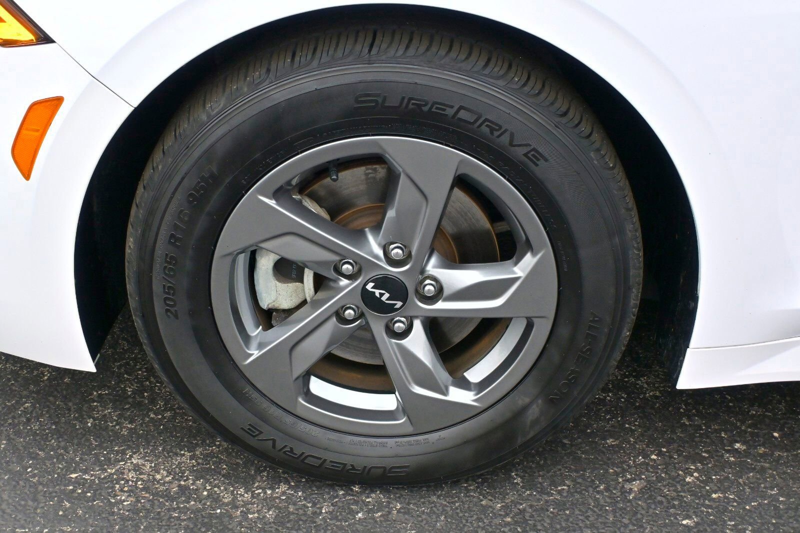 Used 2023 Kia K5 LXS image 28