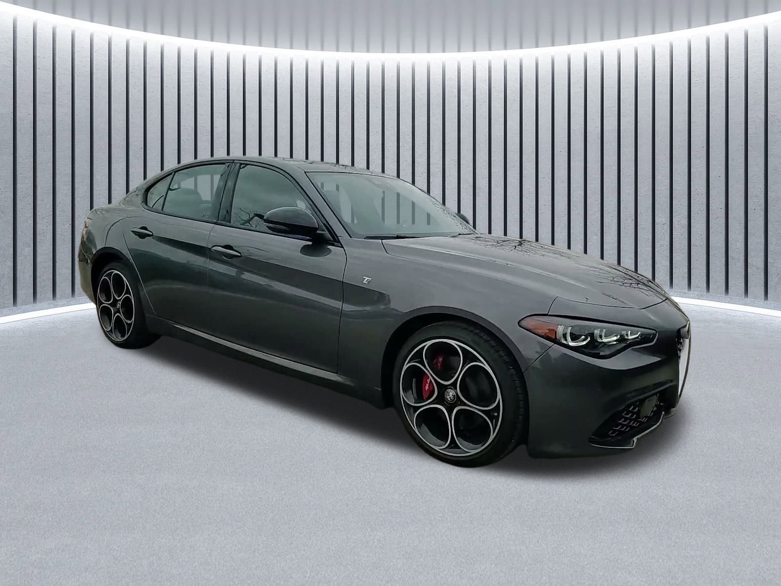 Used 2024 Alfa Romeo Giulia Ti image 2