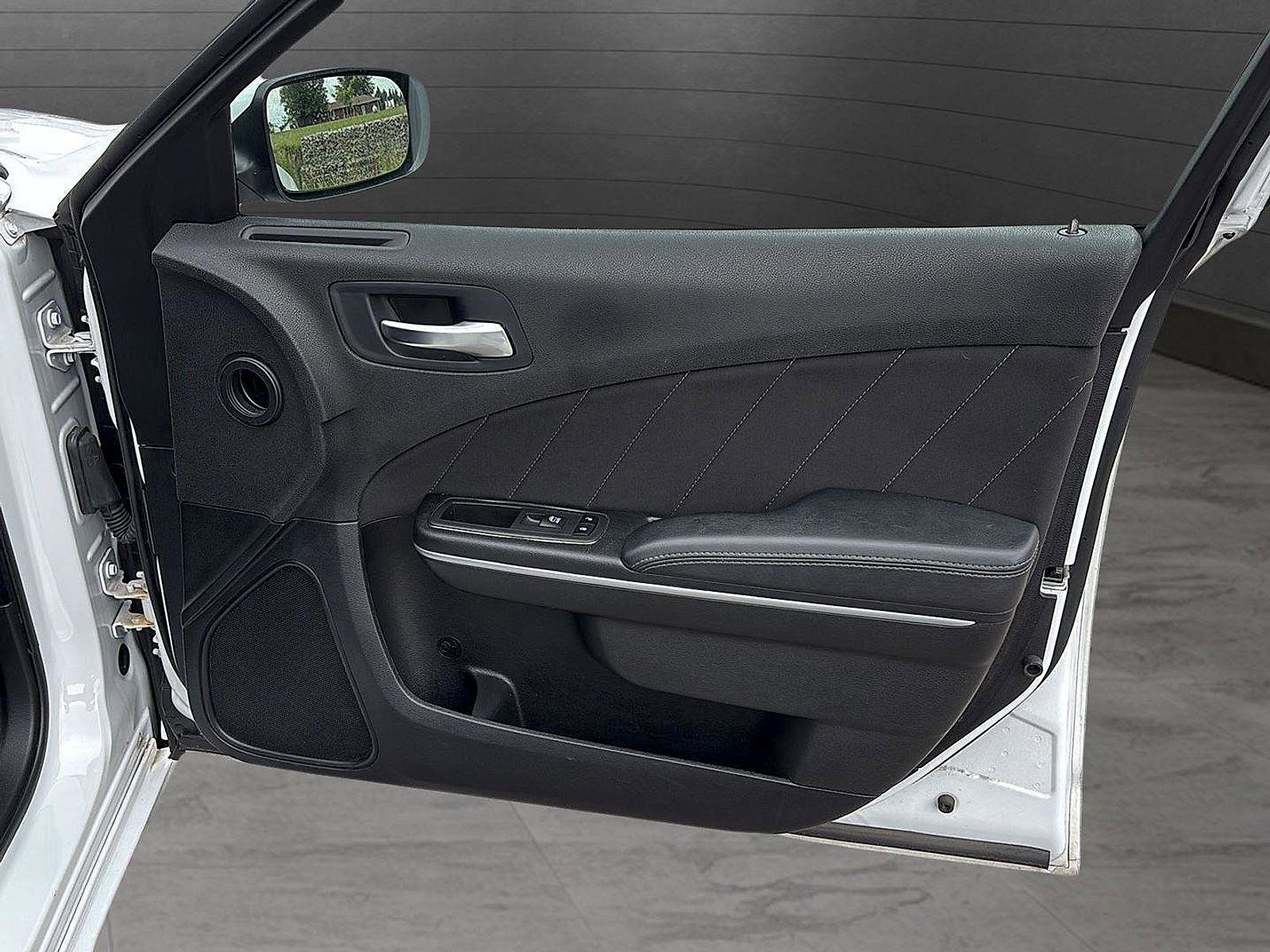 Used 2022 Dodge Charger SXT image 19