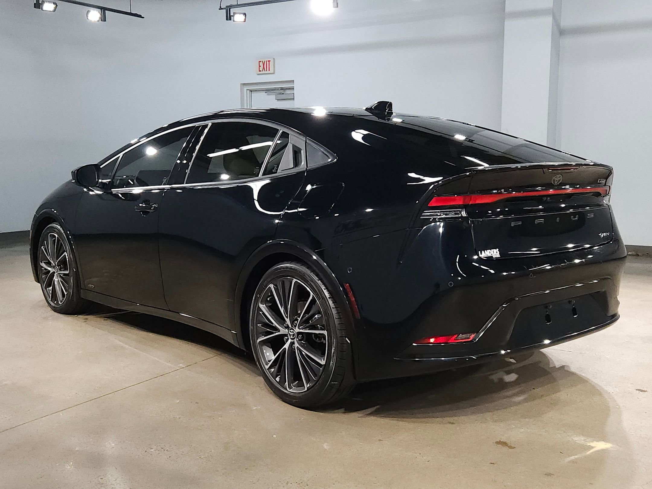 Used 2024 Toyota Prius Limited w/ Limited Premium Package image 5