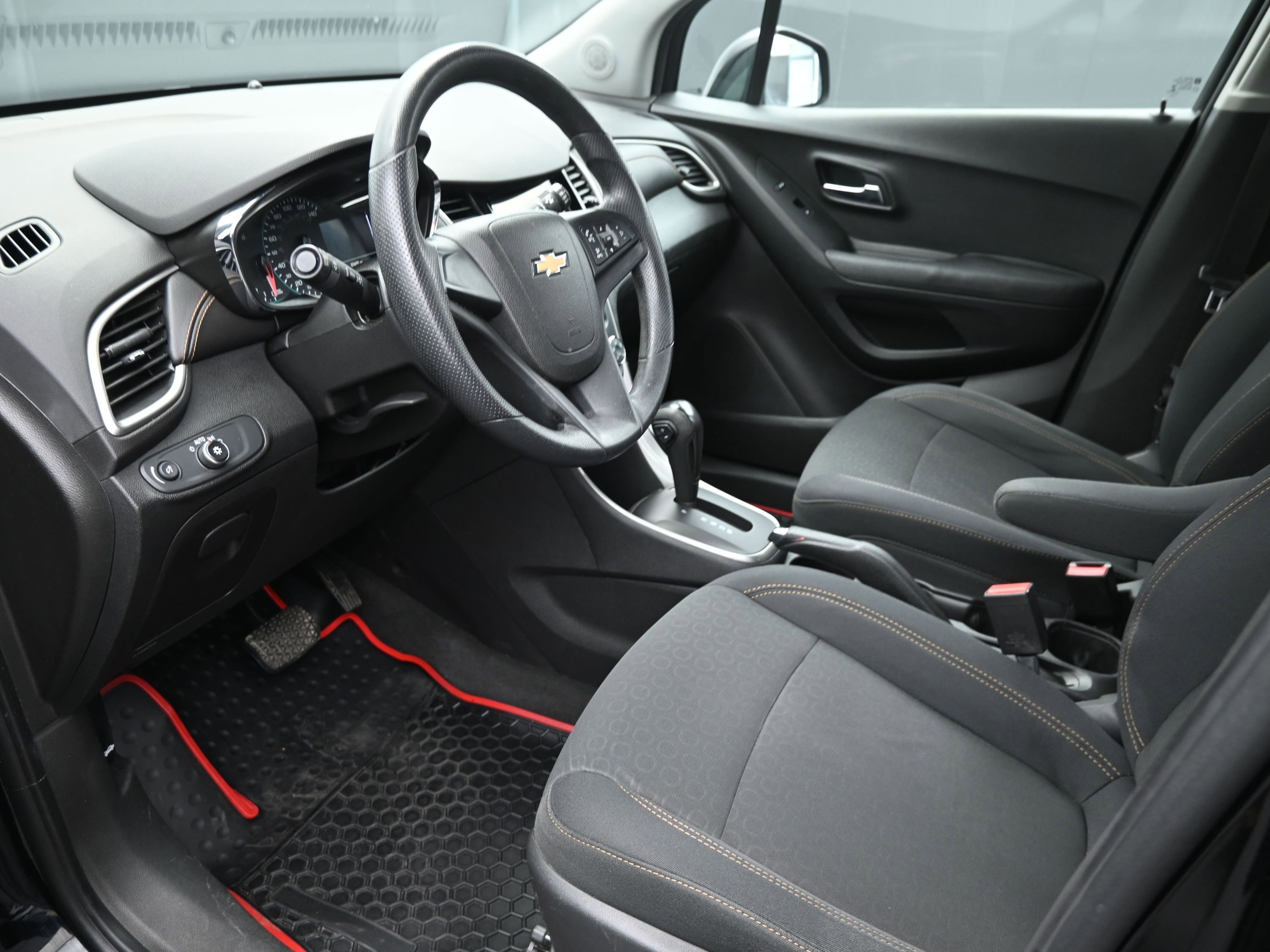 Used 2018 Chevrolet Trax LS image 10