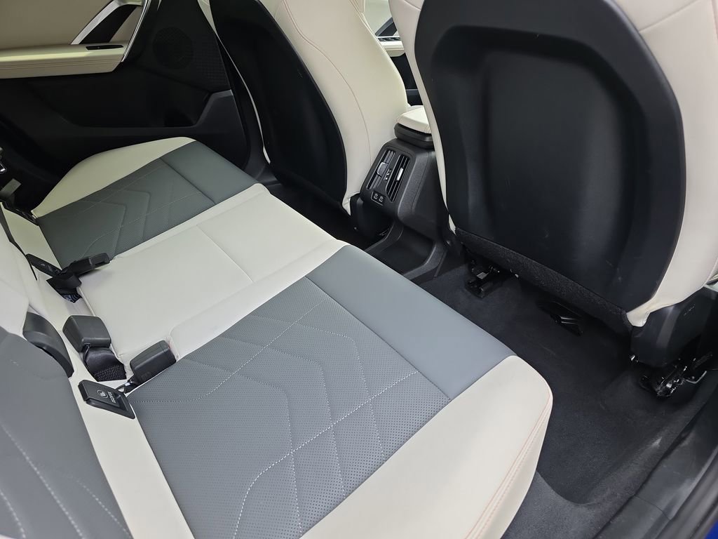 Used 2025 BMW X2 xDrive28i w/ M Sport Package AWD/4WD image 13