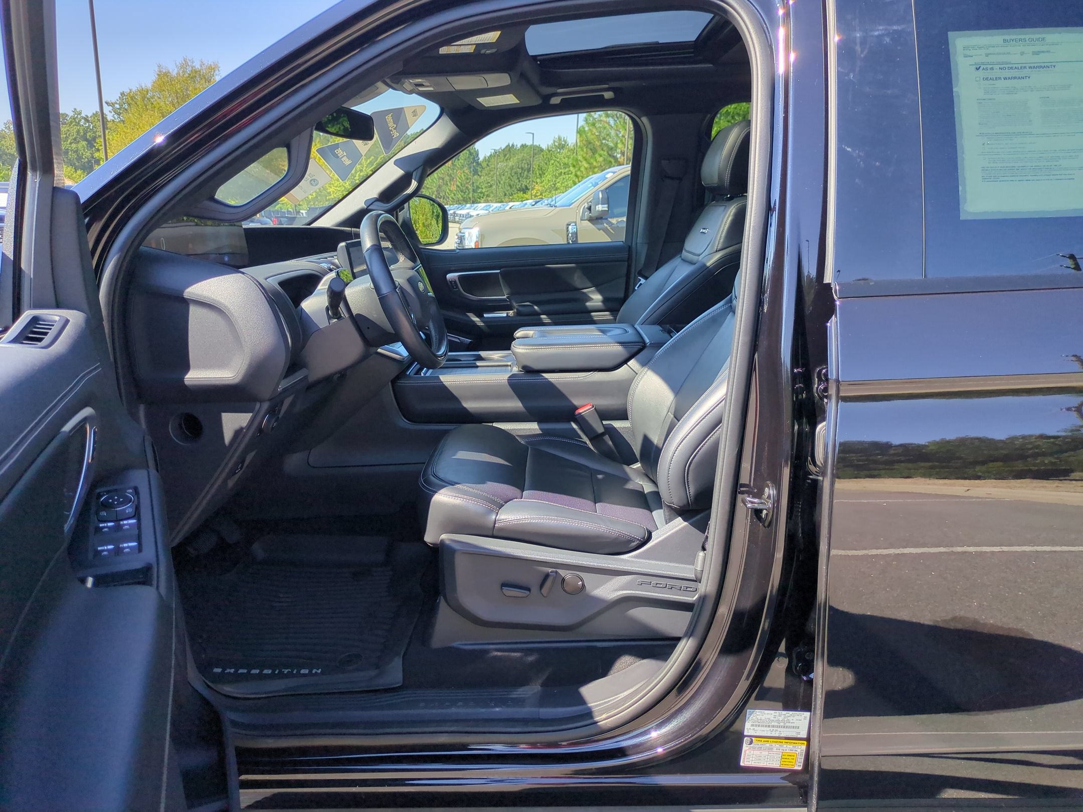 Certified 2025 Ford Expedition Platinum w/ Stealth Performance Package AWD/4WD image 13
