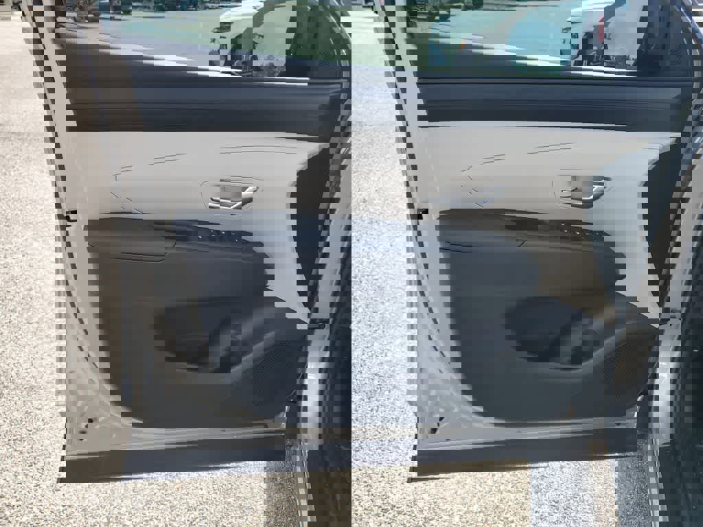 New 2026 Hyundai Tucson SE image 17