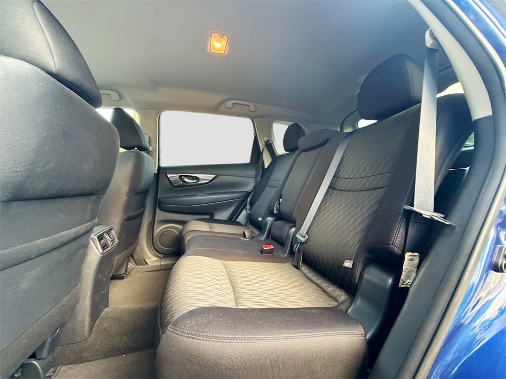 Used 2018 Nissan Rogue SV image 24