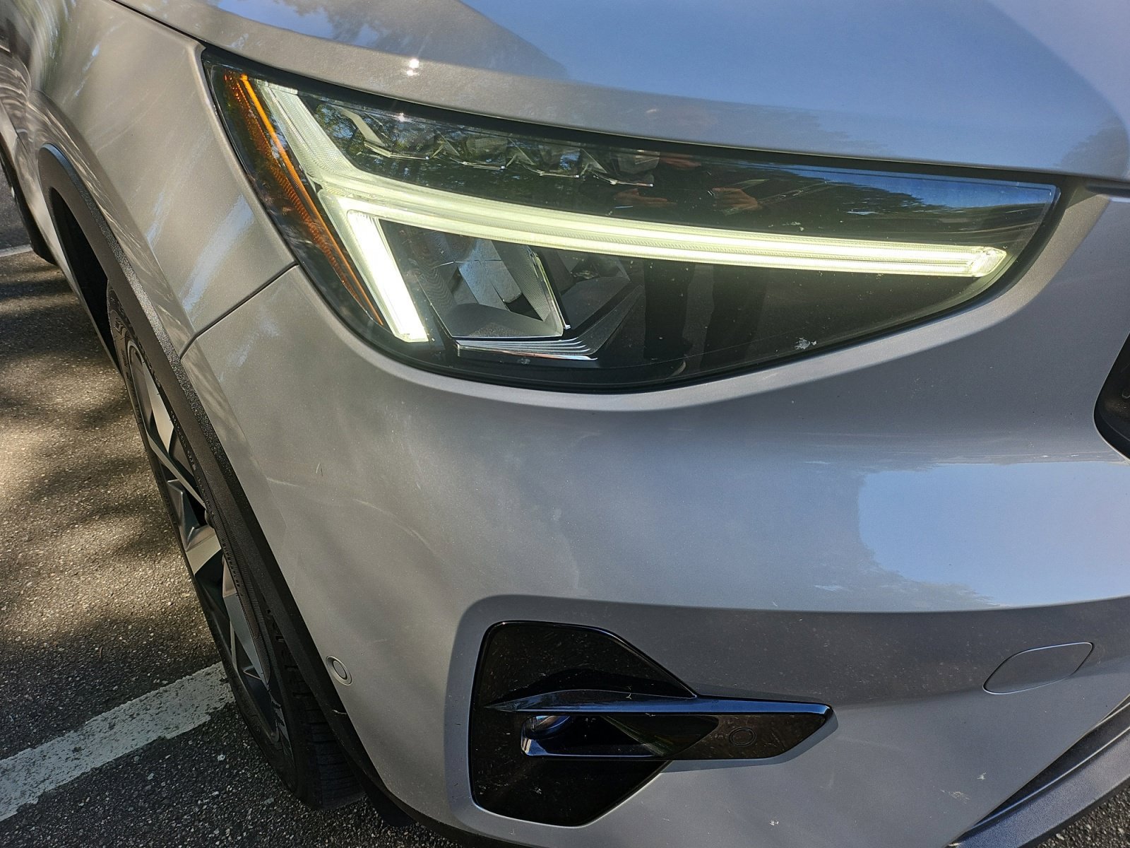 Used 2023 Volvo XC40 B5 Plus w/ Driver Assist Package AWD/4WD image 12