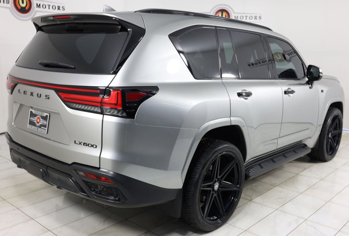 Used 2023 Lexus LX 600 F Sport w/ Accessory Package (Z1) AWD/4WD image 4