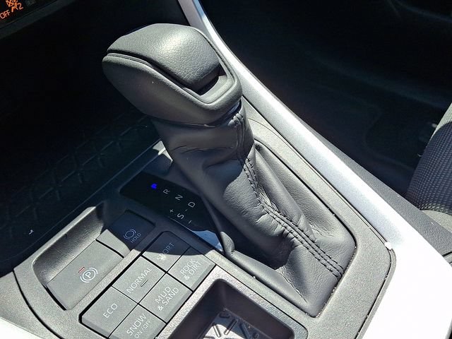 Certified 2024 Toyota RAV4 LE AWD/4WD image 10