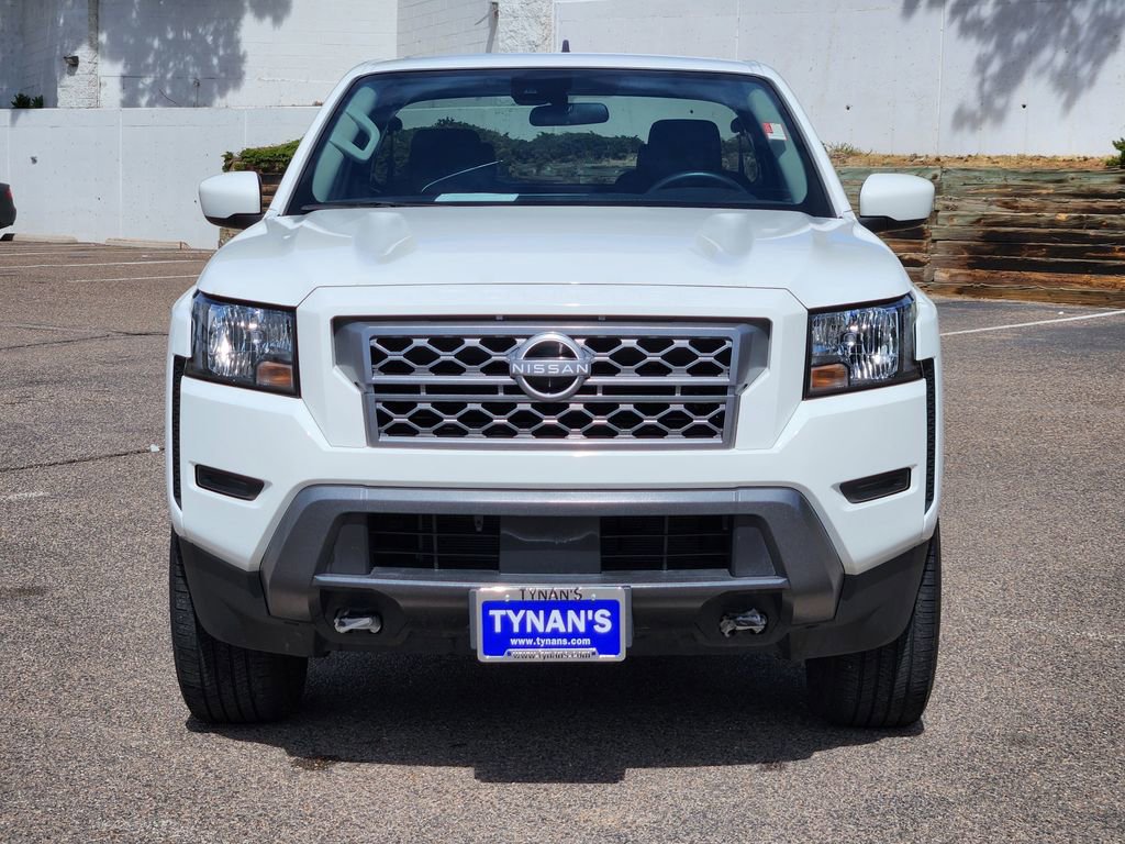 Used 2024 Nissan Frontier SV image 2