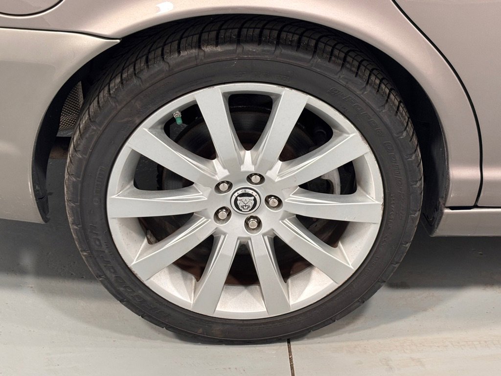 Used 2008 Jaguar XJ8 L image 33