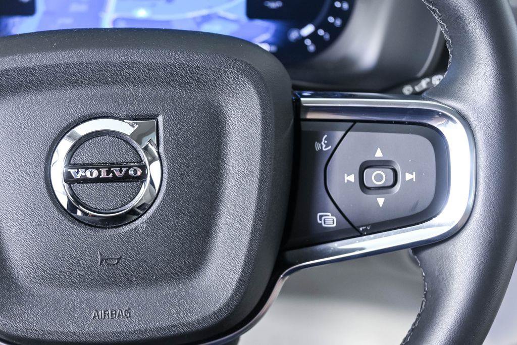 Certified 2026 Volvo XC40 B5 Plus AWD/4WD image 12