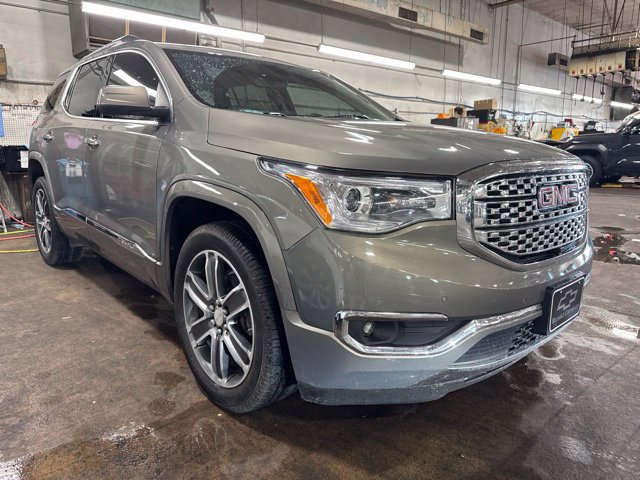 Used 2019 GMC Acadia Denali w/ Technology Package FWD image 1