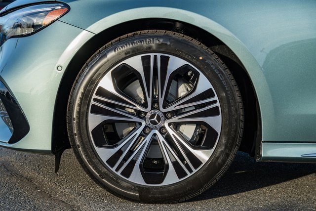 New 2026 Mercedes-Benz E 350 4MATIC Sedan image 17