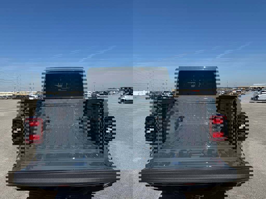 New 2025 Jeep Gladiator Rubicon image 26