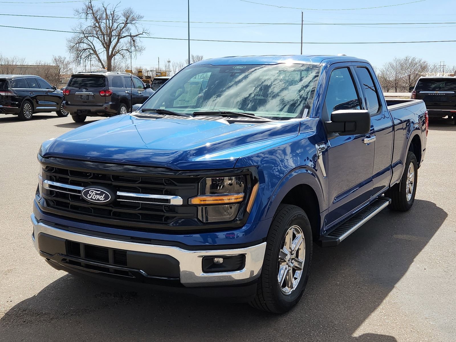 New 2025 Ford F150 XLT w/ Equipment Group 301A Standard