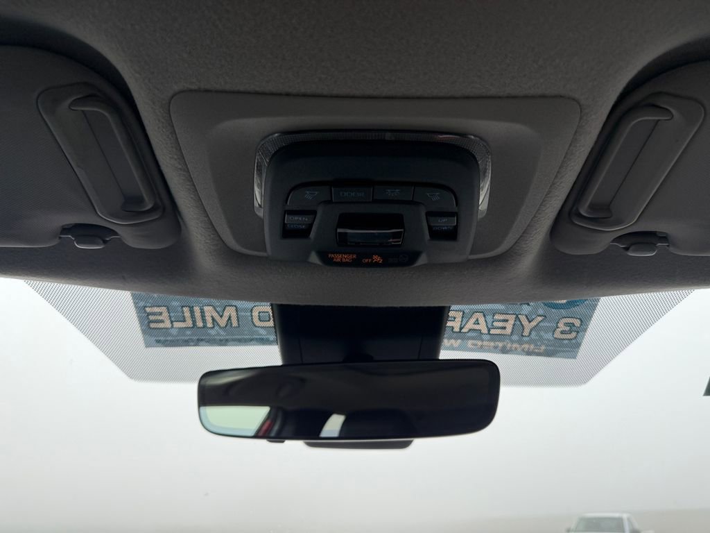 Used 2022 Toyota Corolla Cross XLE w/ Convenience Package image 24