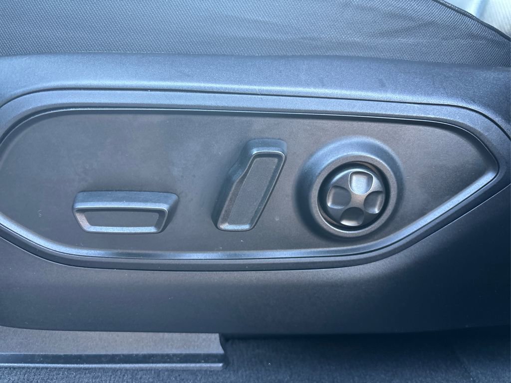 Used 2022 Jeep Grand Cherokee Limited 4xe w/ Luxury Tech Group II image 40