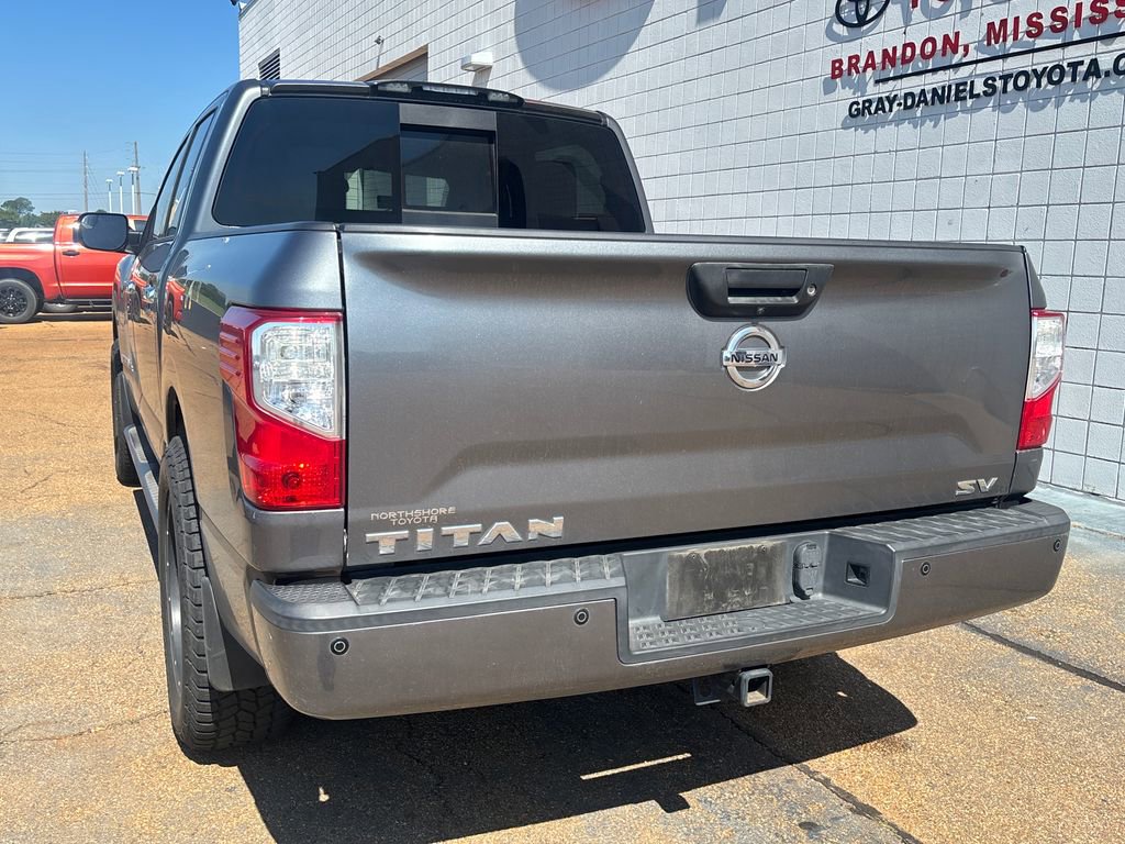 Used 2018 Nissan Titan SV w/ SV Convenience Package RWD image 29