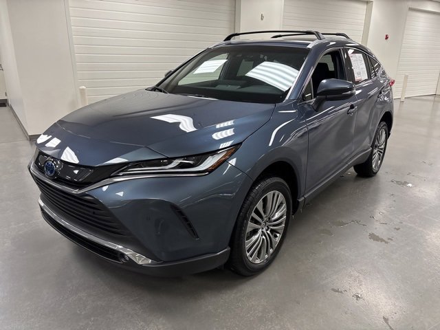 Certified 2024 Toyota Venza XLE image 3