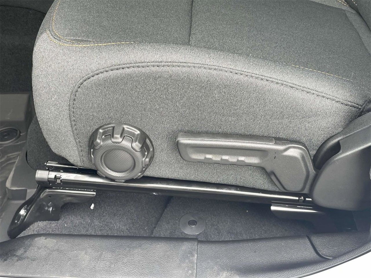 New 2025 Jeep Gladiator Sport image 25